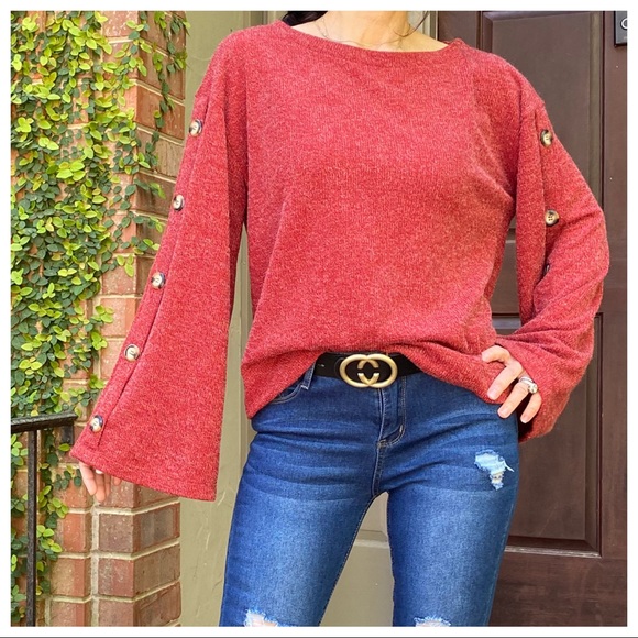 ShopEvelynne Tops - ✨LAST✨Flare sleeves stylish top with buttons trim